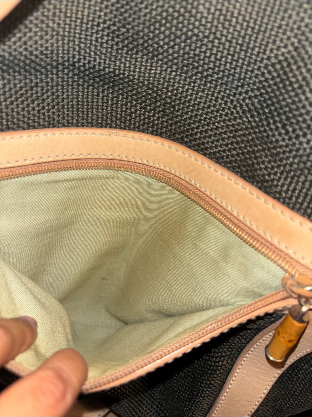 Vintage Tommy Bahama Beige Canvas Interior Label Bag - Picture 3 of 6